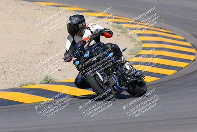 media/Oct-09-2022-SoCal Trackdays (Sun) [[95640aeeb6]]/Turns 9 and 10 (1050am)/